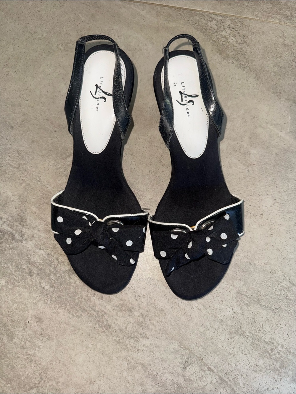 Life Stride Black with white polka dots kitten heels literally so adorable